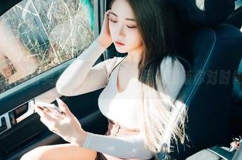 皮衣与Bomi(普美)：这组高清作品集刷新你对时尚的定义！