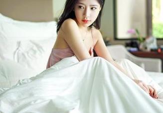 Feilin嗲囡囡 – 泳池日记：姝姝妹妹的美图，让你怀疑自家阳台也能冲浪！