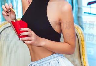 GIRLT果团网 – 陈迪娅的泳池写真：阳光、波光，还有那些你想象不到的角度
