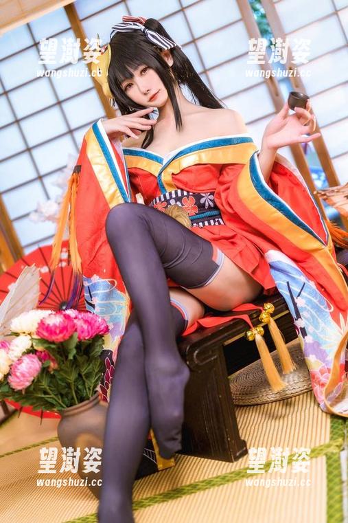 下载Momoko葵葵比基尼全集，看看她如何在阳光下玩转时尚！