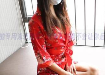 潜入ROSI的专用泳装图库：亲身下载绝不会让你后悔的选择！
