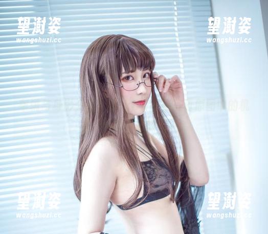 车辆与身影交错，Sakiiii翎柒写真原图中的机车凛真心撩人