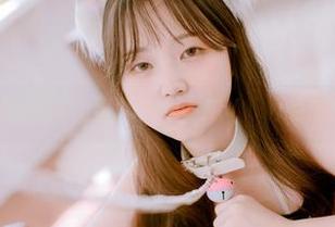 从未见过的粉色果冻Cos：Sia(시아)的奇妙冒险