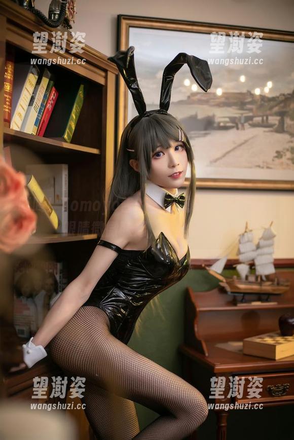 Tomoyo酱 叮咚!Tomoyo酱的碧蓝航线可畏图集,眼睛微微眯起,完全沉浸…