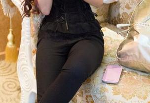 TuiGirl – 王馨瑶网袜写真：她又一次用美腿挑战你的审美底线，精选集锦！
