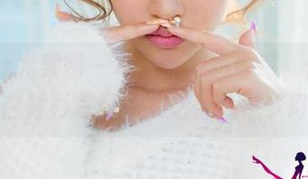 UGirls尤果网 – 每一张都想收藏，信悦儿白衬衫写真合集之香气与梦幻