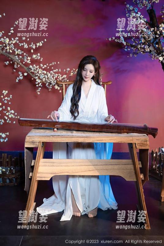 Xiuren秀人网 - 跳进你的兔妹妹的粉色世界：最新写真集让你心动不已！