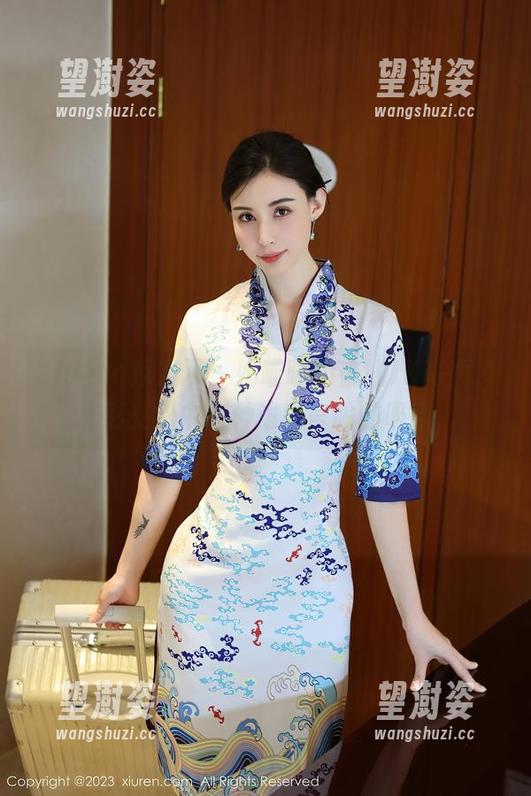 Xiuren秀人网 - 奶喵喵的在线JK写真，光影交错中有种难以言喻的吸引...