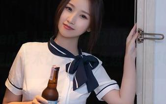 Xiuren秀人网 – 小嘉敏的镂空高清写真，透视的艺术让人忍不住想“深呼吸”！