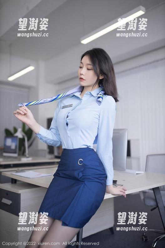 Xiuren秀人网 - 不看不行！林乐一最新瑜伽美图，光线打得让人心颤。
