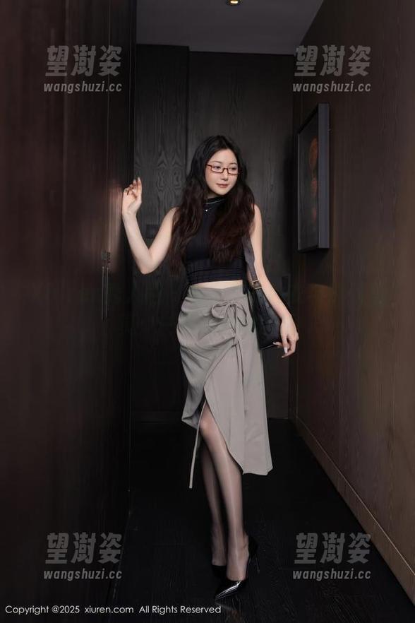 Xiuren秀人网 - 林文文的内衣与高清写真：一场巧妙的碰撞