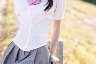 Xiuren秀人网 – 绯月樱的白色吊带：浴室和我那些遐想的观看合集