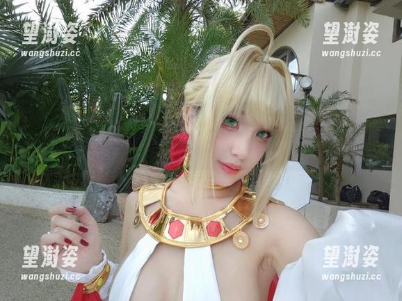 puypuy 这张图片太撩,感觉puypuy的美足在跟我做暗示!