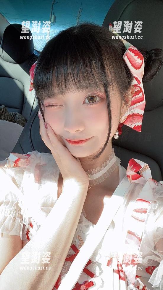 婚纱下的秘密：Wendy美图里那些不应该被摄像头捕捉的瞬间！