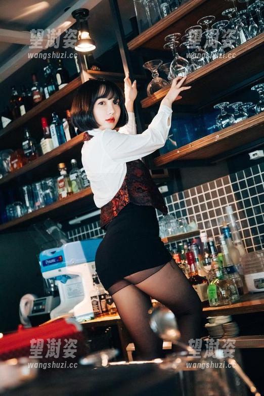 想看yeeun孙乐乐在DJAWA伊甸园假期的美图吗？来这里马上下载吧！