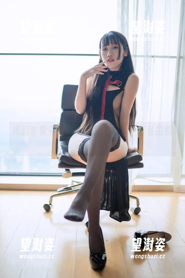 美腿也要有态度！不呆猫的每一张私拍都在发光。