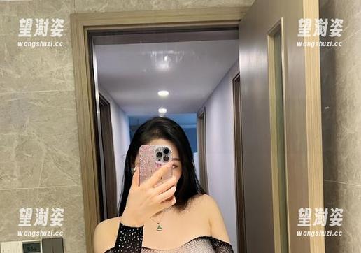 微密圈 - 不爱笑的赛琳全套图集：用心看，发现谁在承受这个世界