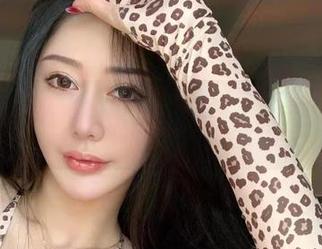 微密圈 – 镂空的不爱笑的赛琳：让你在合集里体会‘我是一朵空心花’的心境！