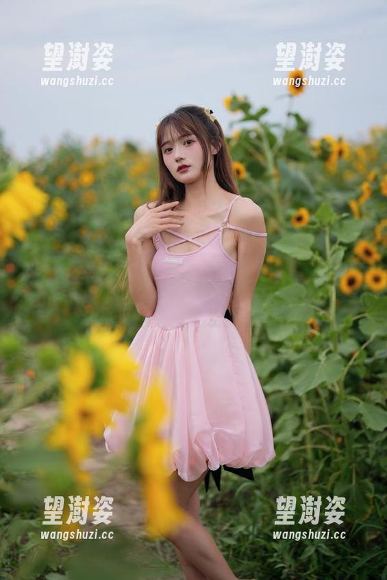 兔子Zzz不吃胡萝卜 兔子Zzz不吃胡萝卜最新套图:不仅仅是个女友,她还是个小迷人!
