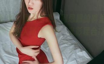 头条女神 – 照片速递：周思超的裤里丝，真是美得让人喘不过气，光影糅合得好绝妙。