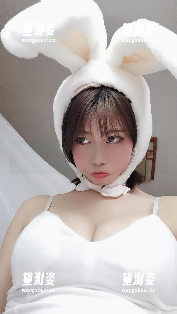 奈汐酱Nice 奈汐酱Nice的礼服美图:让人怀疑这是人类的极限,心脏有点受不了呀!