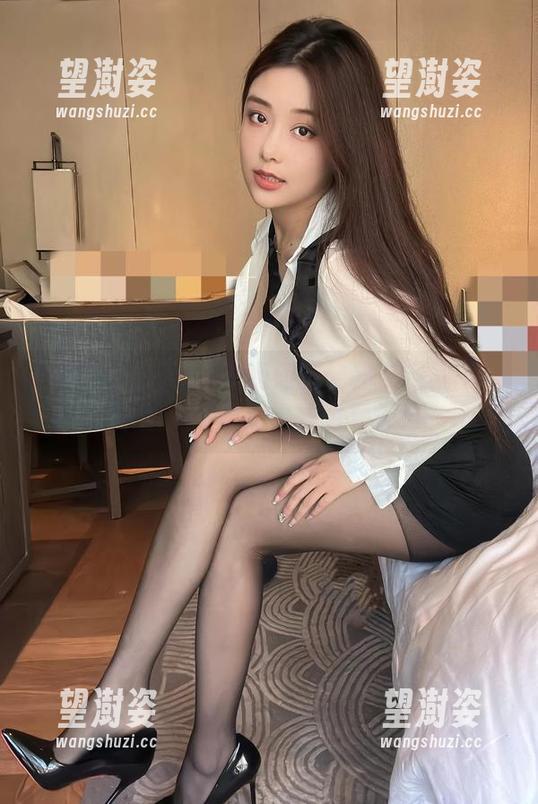 微密圈 - 看看奶雯如何玩转秘书制服——原图免费放送，真香预警！