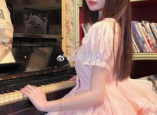 教室里的妖君白研：高清图库，恍如在梦中游走！