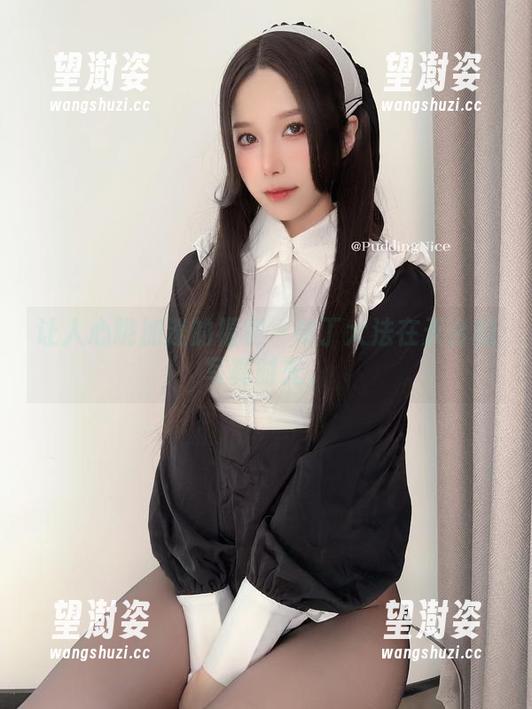 让人心跳加速的福利—布丁大法在天台的写真时光。
