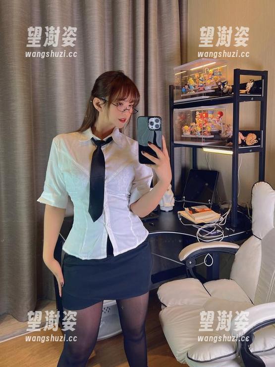微密圈 - 看！张思允的白色私拍：这原图难道不是要把你熏晕吗？