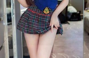 推女郎 – 谭冰的写真图册：镂空的魅力，像是夏日微风拂面