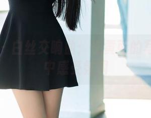推女郎 – 白丝交响曲：在黄可的写真图库中感受氛围