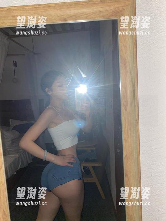 微密圈 - 文茜cool修女套图，免费送出，真想知道她背后的故事！