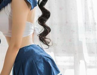 果团网 – 龚玥菲黑丝写真图册的每一张都像是光影的呼吸，让人沉醉其中。