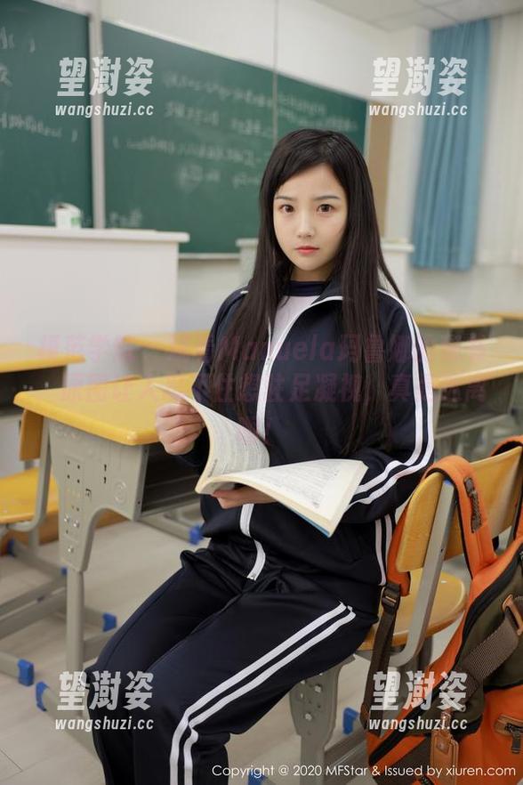 模范学院 - 观看Manuela玛鲁娜的秘书，原图让人忍不住想驻足凝视，真是迷离啊！