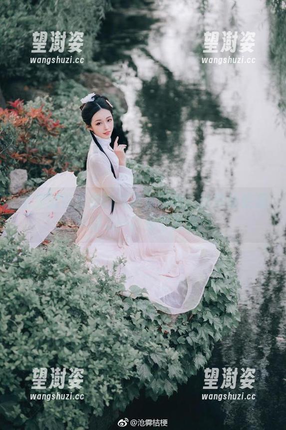 你见过这么美的高清套图吗？沧霁桔梗演绎赫本，真是个尤物！