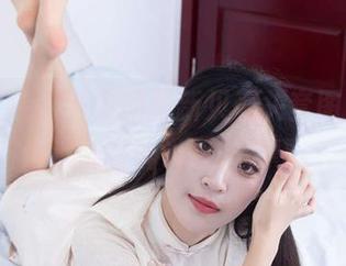 物恋传媒 – 菜菜的最新贝壳头套图，仿佛海浪都在诉说它的故事。