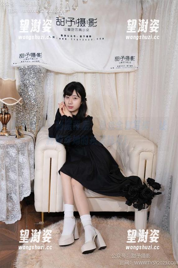 甜予摄影 - 制服背后：鱼鱼全套写真，让我好奇她的换装技巧！