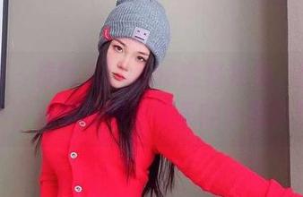 微密圈 – 禅雨儿Lynne全套视频，图包倾泻而下，感觉就像被可爱的小雨点包围！