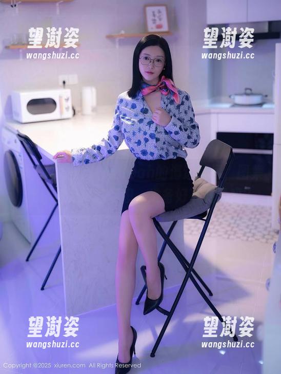 秀人网 - 安然maleah的海边瞬间，图集里藏着无尽的幻想，准备好下载了吗？