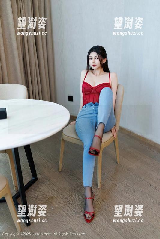 秀人网 - 爱丽儿居家风：她的作品资源比你的小镇生活更有趣