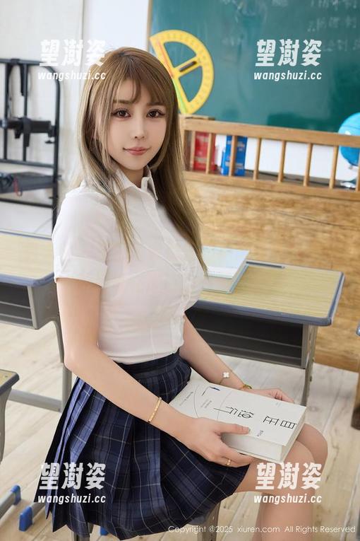 秀人网 - 王俪丁呀最新旅拍闪亮登场，照片好像在邀请你一起去冒险