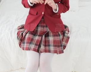 紧急企划 – 龙崎聆音：高清写真里的五彩丝袜，心跳加速！