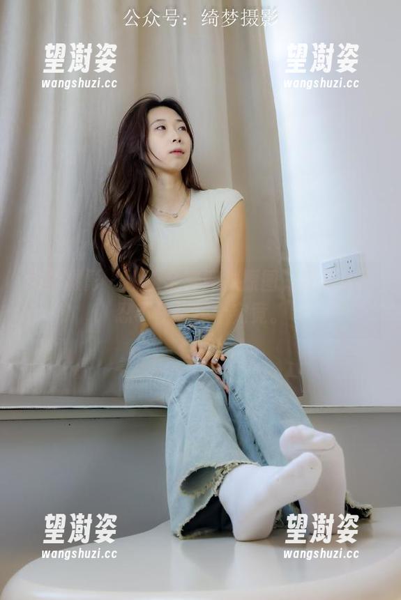 绮梦摄影 - 小玉全套网袜原图，真是让人忍不住想探个究竟。