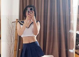 微密圈 – 细节之美：水手裙的独特魅力与胜利的小生活的作品