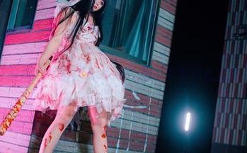 制服魔力：落落Raku高清写真集的魅力全开