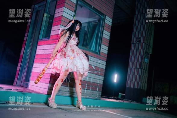 制服魔力：落落Raku高清写真集的魅力全开