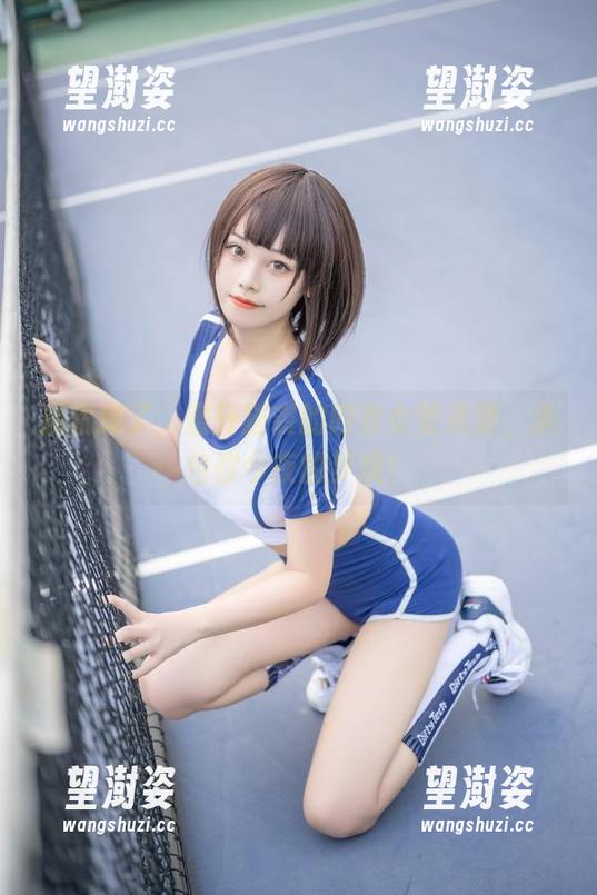 别犹豫了，蜜汁猫裘的胶衣女警资源，承包你今夜的梦境！