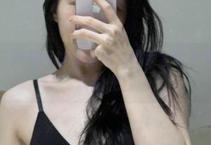 微密圈 – 短裙与铁锤姐姐，同步全套下载你的专属时光！