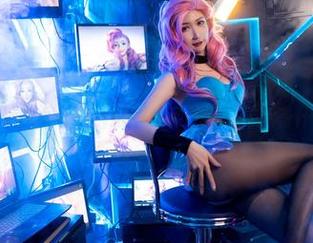高清写真：阮邑Fairy的黑枪呆礼服，背后有什么秘密？